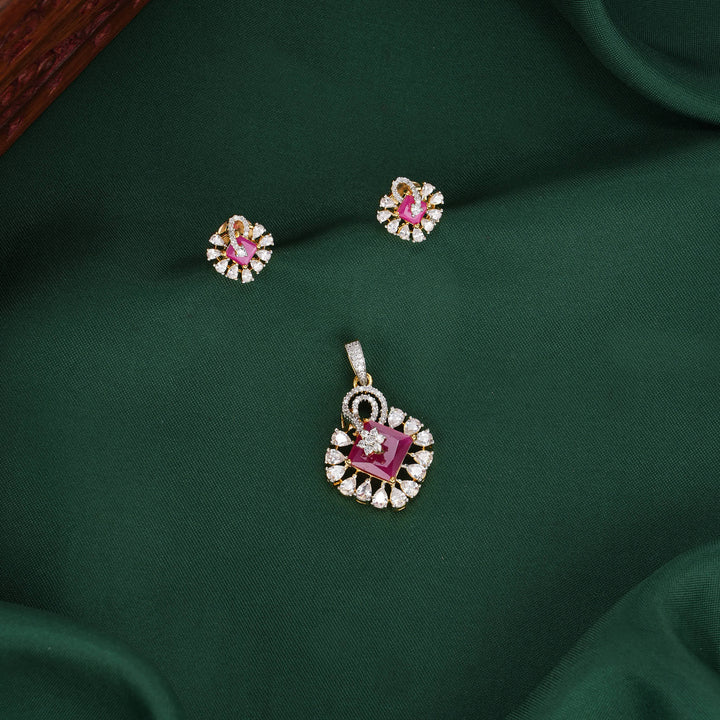 Gleaming Avikam Pendant Set