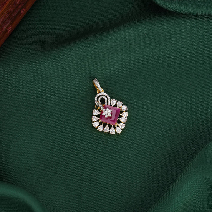 Gleaming Avikam Pendant Set