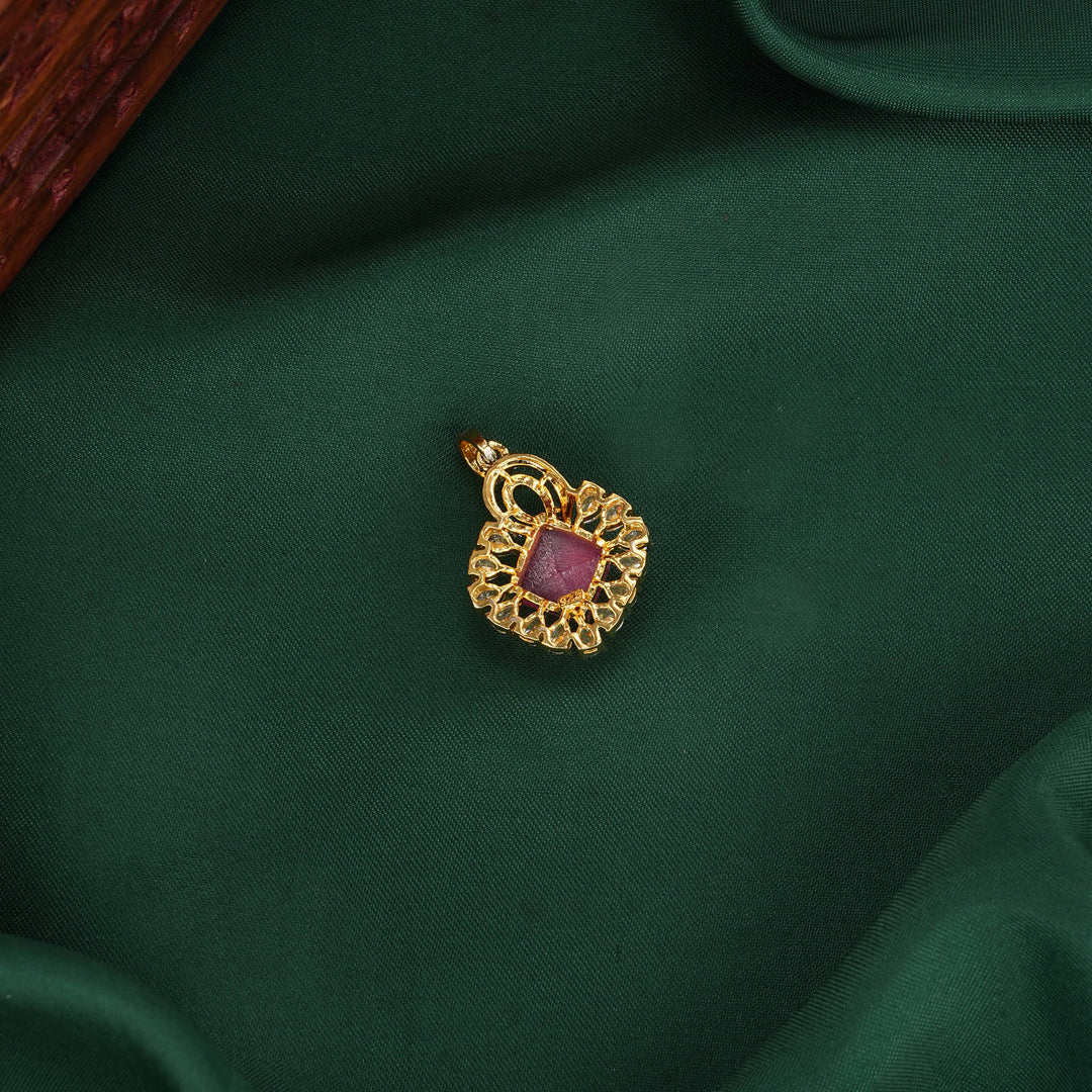 Gleaming Avikam Pendant Set