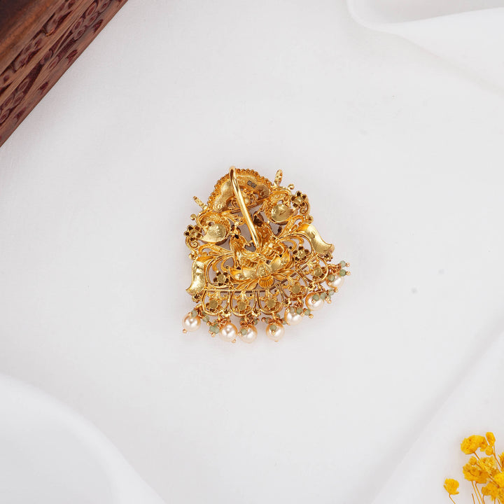 Radiant and Fresh 3D Spl Pendant with Earrings