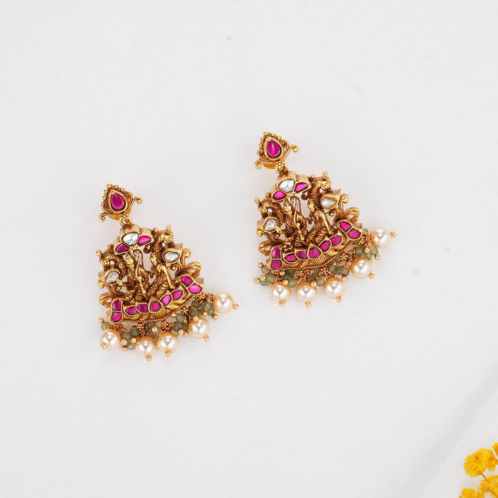 Radiant and Fresh 3D Spl Pendant with Earrings