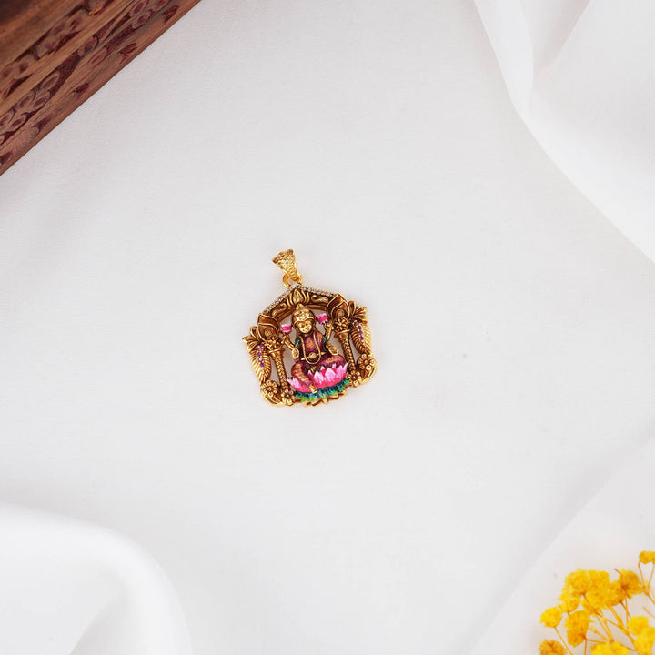 Glowing Divine 3D Spl Pendant