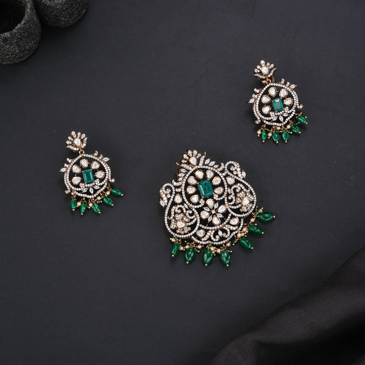Effortlessly Pretty Victorian Pendant Set