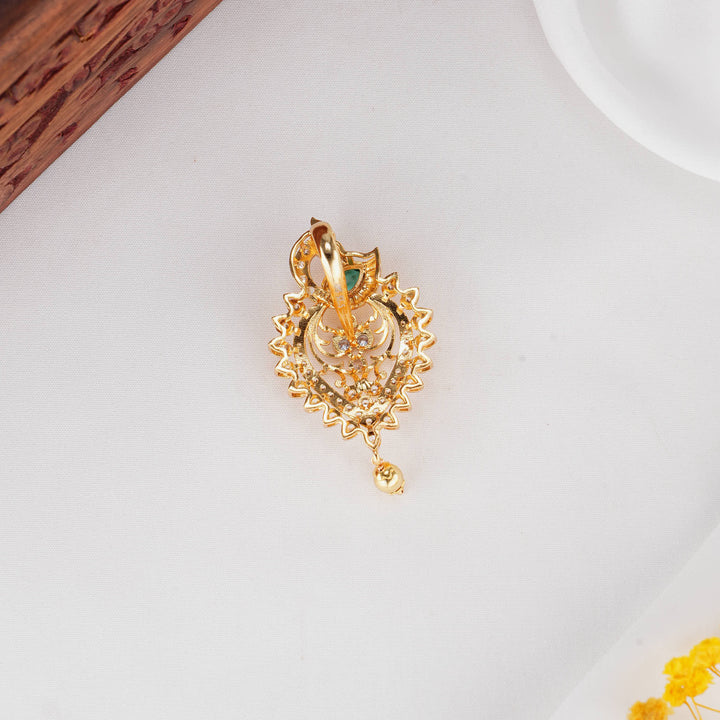 Veeniksha Stone Pendant