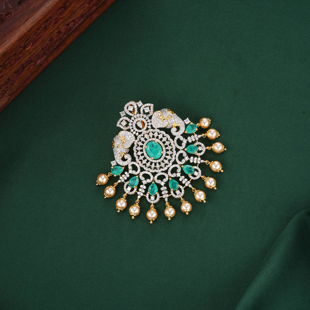 Catchy Wonder Avikam Pendant Set