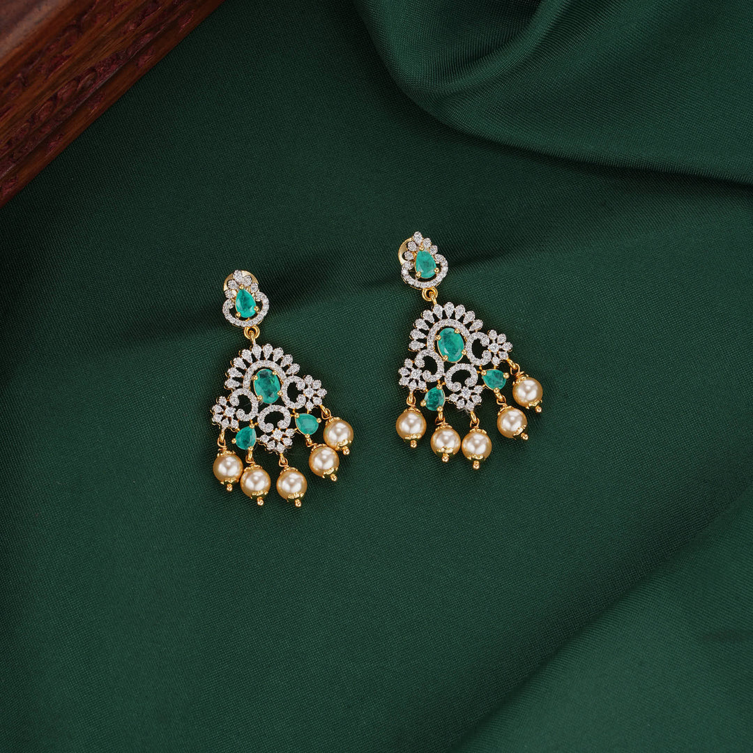 Catchy Wonder Avikam Pendant Set