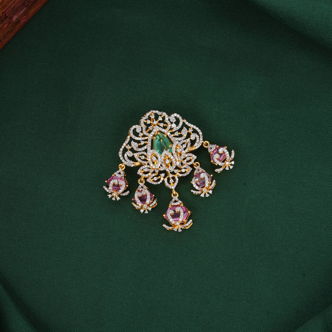 Crafted Adorably Diamond Design Pendanr