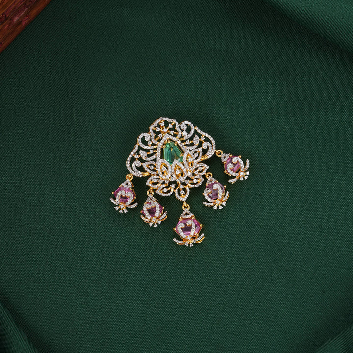 Crafted Adorably Diamond Design Pendanr