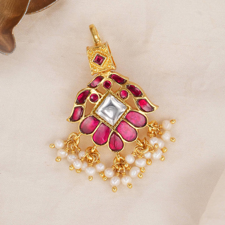 Attractive  Kundan Pendant