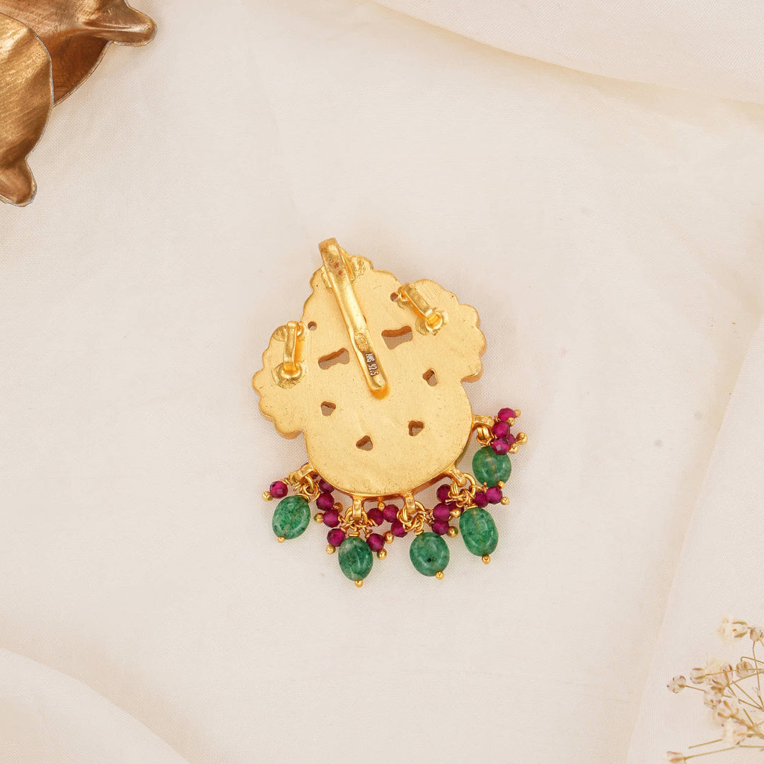 Catchy Cute Kundan Pendant
