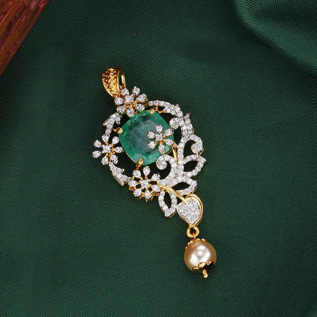 Vedhikaa Diamond Design Pendant