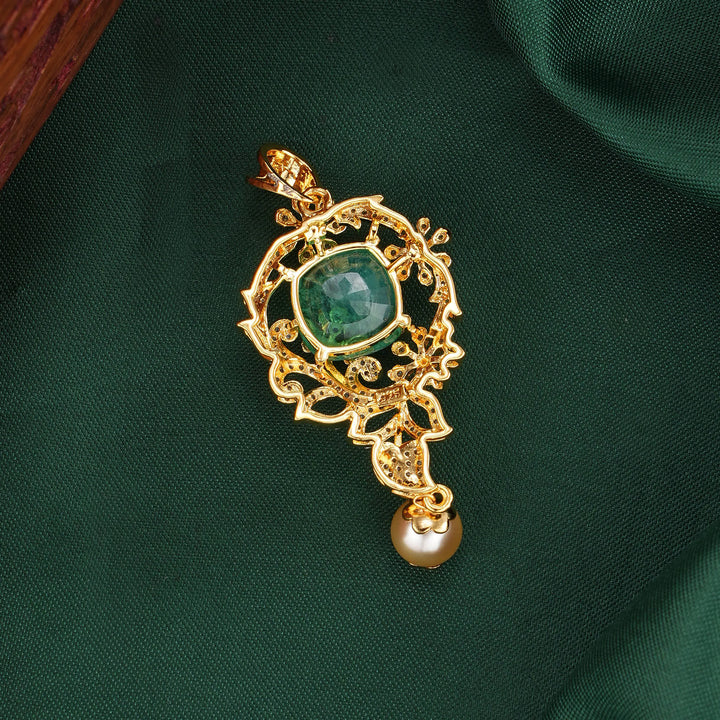 Vedhikaa Diamond Design Pendant
