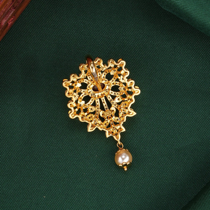 Adorable Diamond Design Pendant
