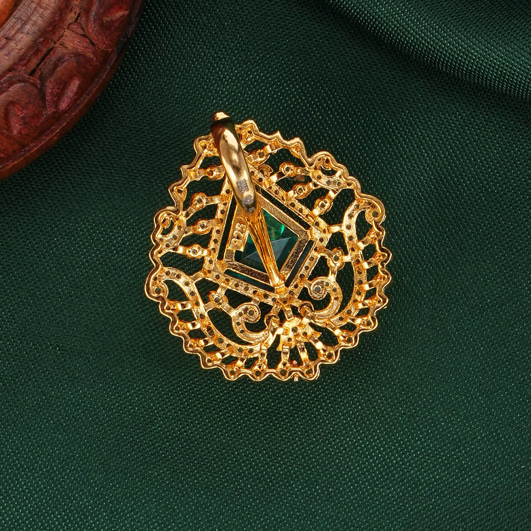 Mesmerizing Avikam Pendant