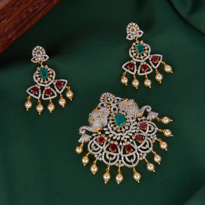 Charm Catchy Avikam Pendant Set
