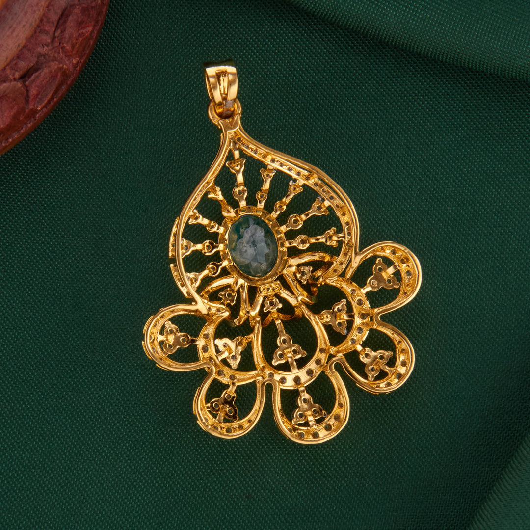Wonder Avikam Pendant Set