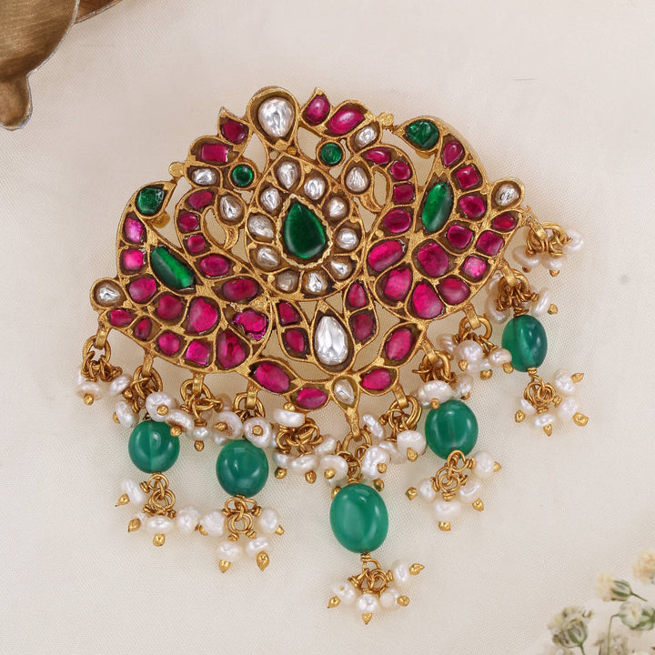Graceful Kundan Pendant