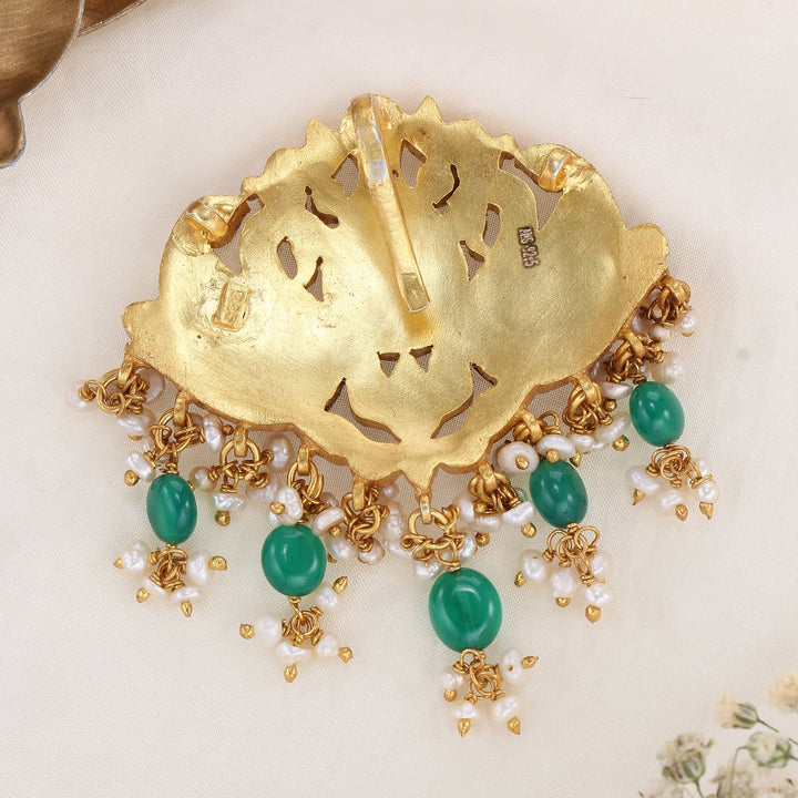Graceful Kundan Pendant