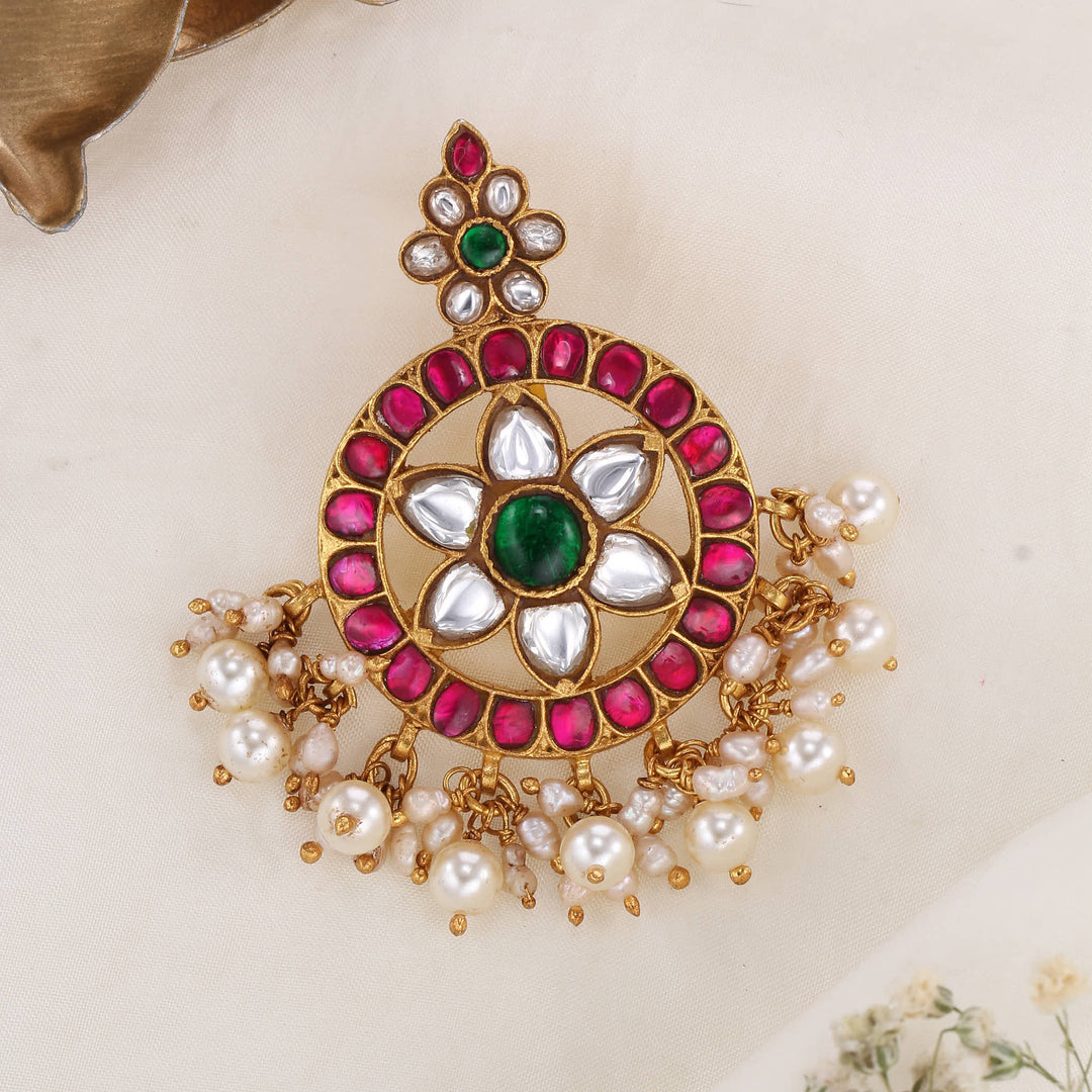 Catchy Kundan Pendant