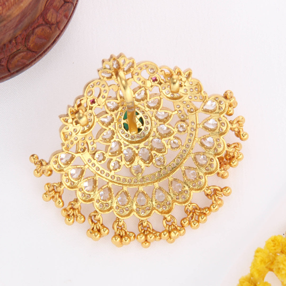 Glistening Stone Pendant