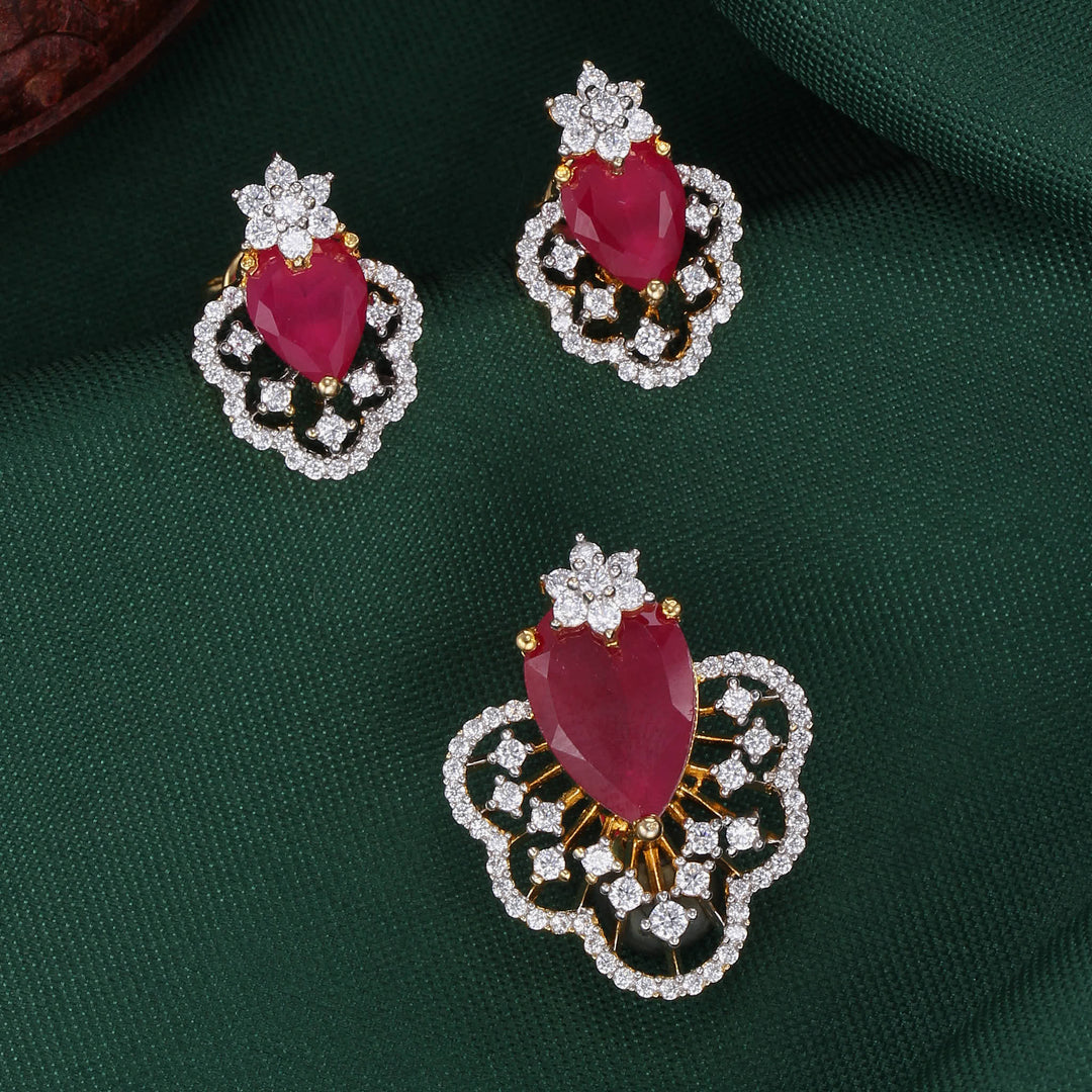 Radiant Royale Avikam Pendant Set