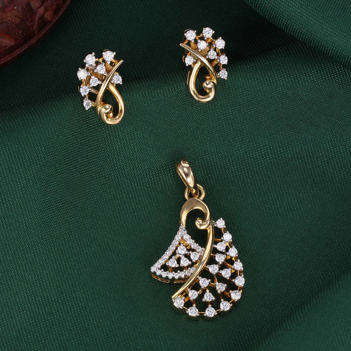 Intensely Radiant Avikam Pendant Set