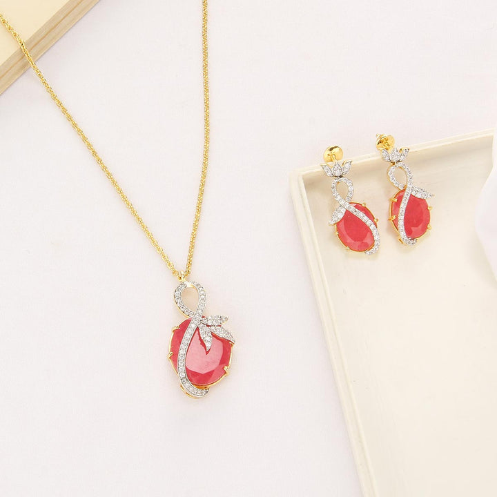 Stylish Chain With Earrings