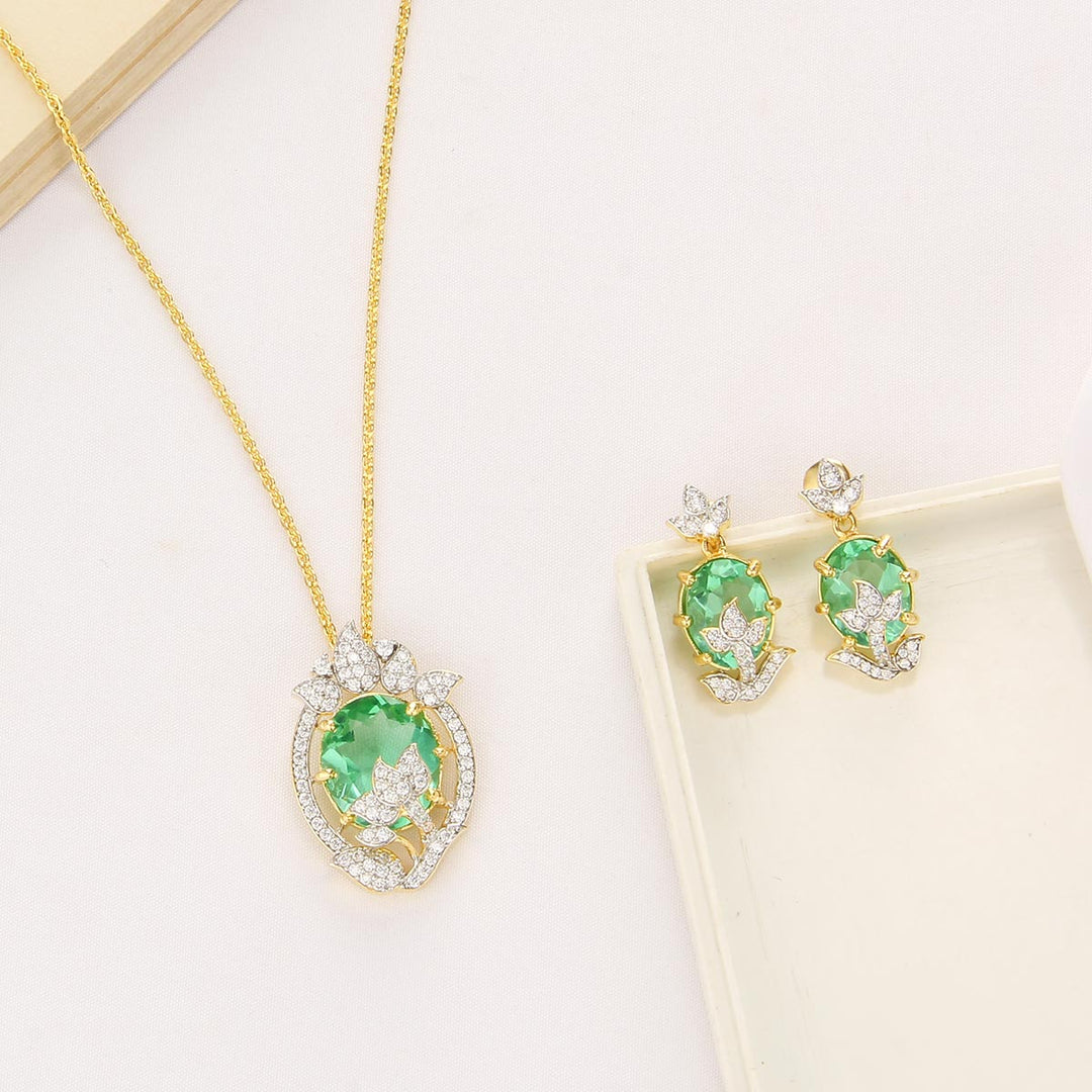 Gleaming Chain With Earrings