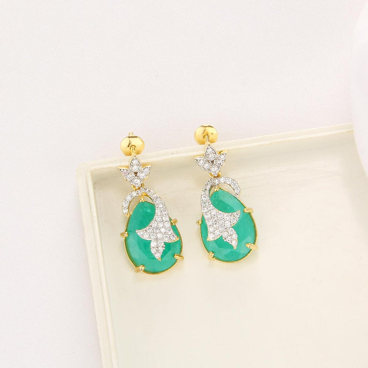 Elegant Chain With Earrings