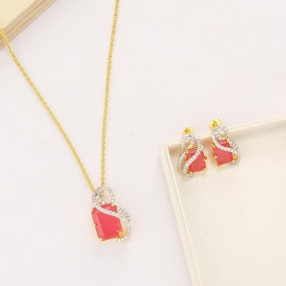 Nanthika Chain With Earrings