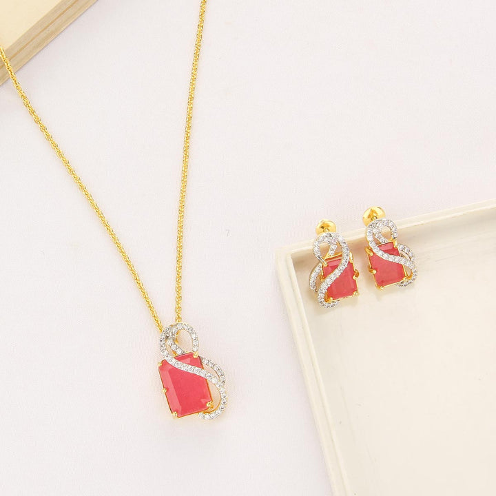 Nanthika Chain With Earrings