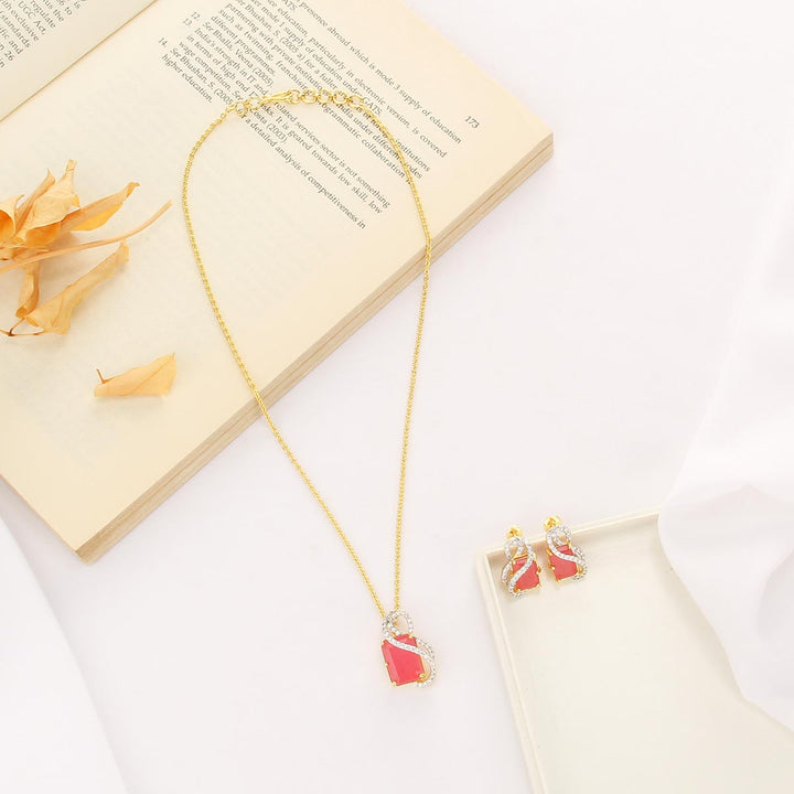 Nanthika Chain With Earrings