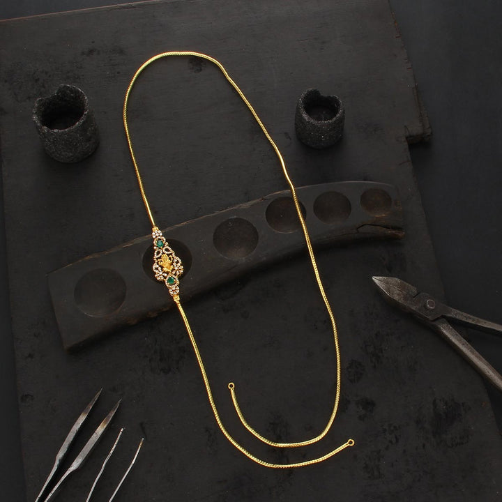 Stunning Mugappu Chain