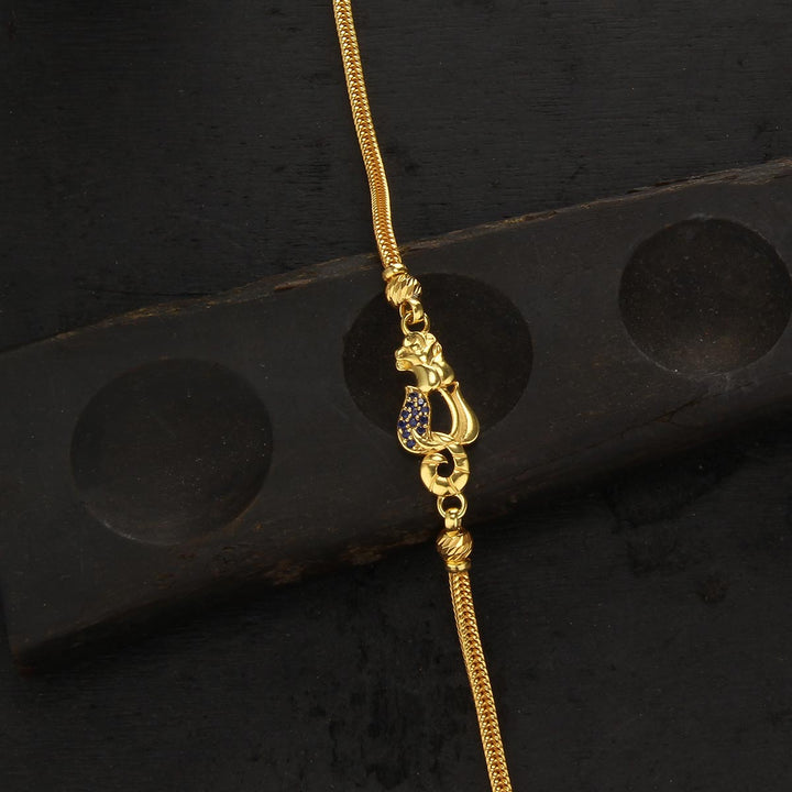 Vedhika Mugappu Chain