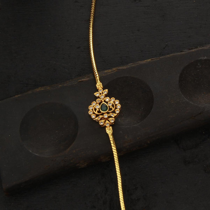 Zyvisha Mugappu Chain