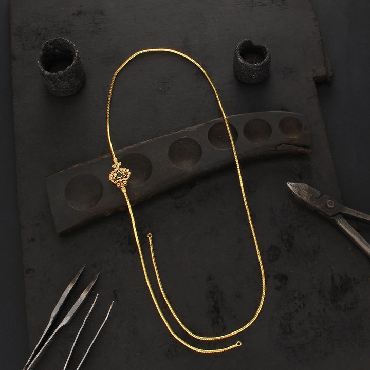 Zyvisha Mugappu Chain