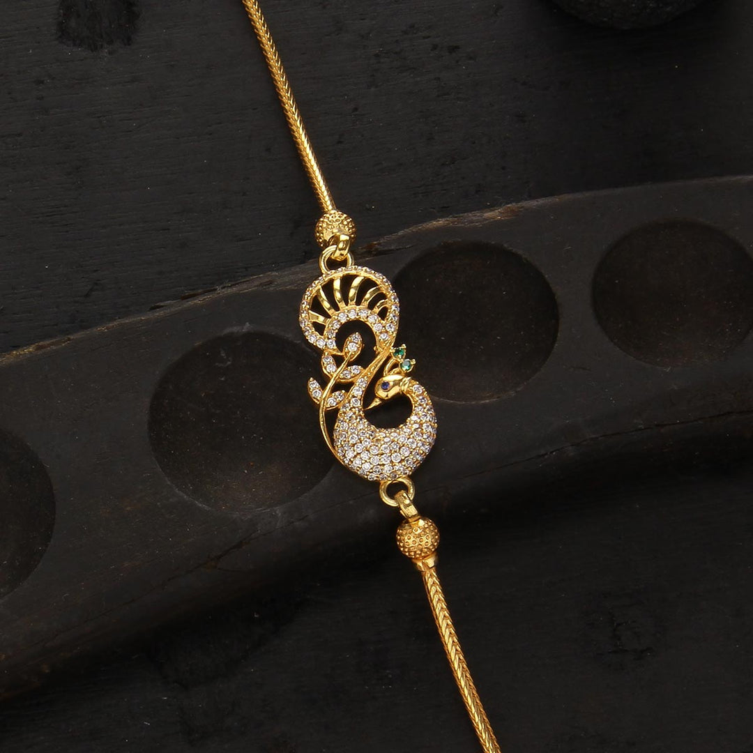 Laavin Mugappu Chain