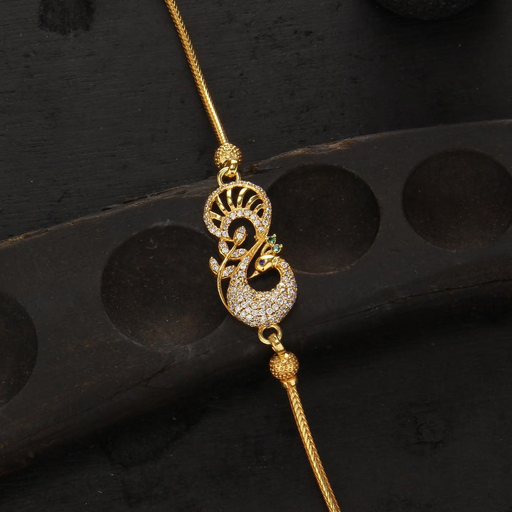 Laavin Mugappu Chain