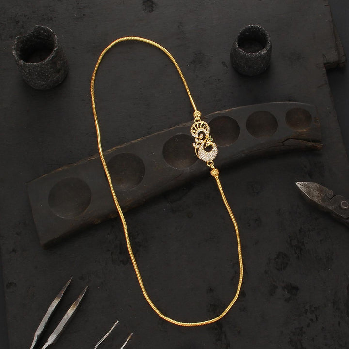 Laavin Mugappu Chain