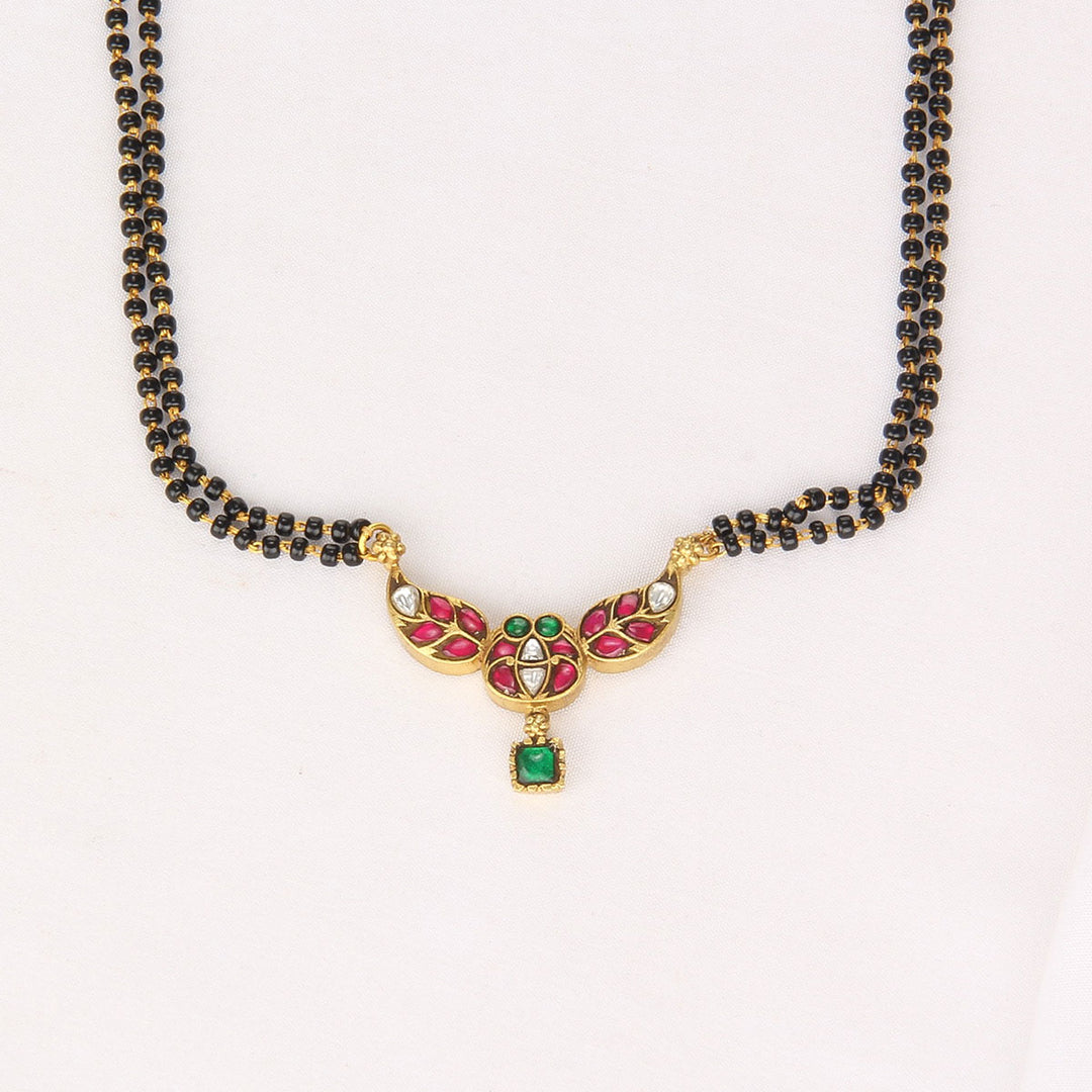 Srinikha Kundan Chain
