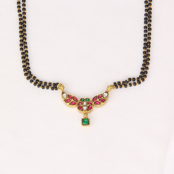 Srinikha Kundan Chain