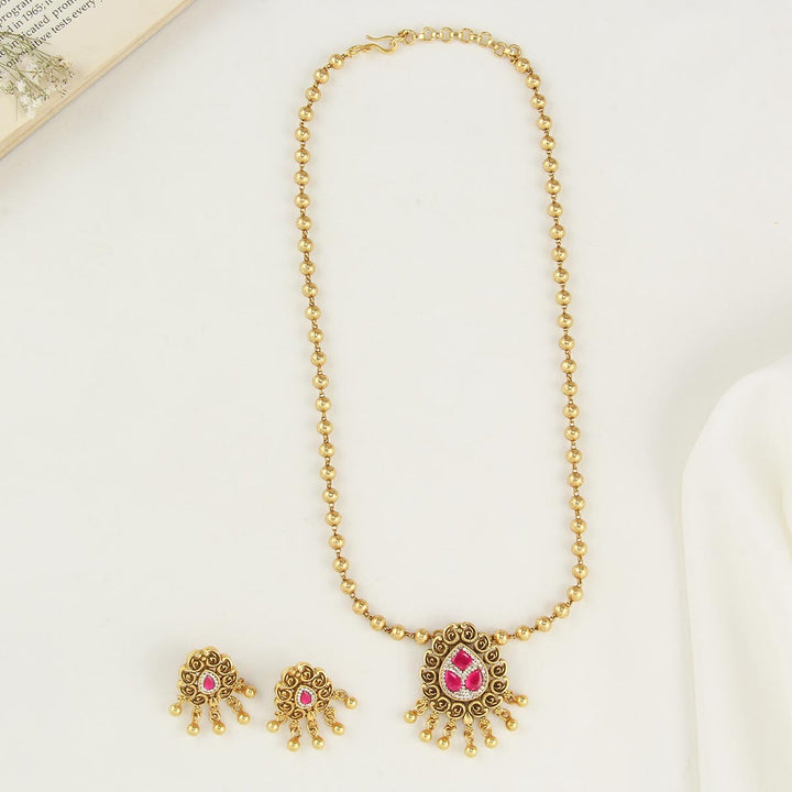 Thrithika Nagas Chain Set