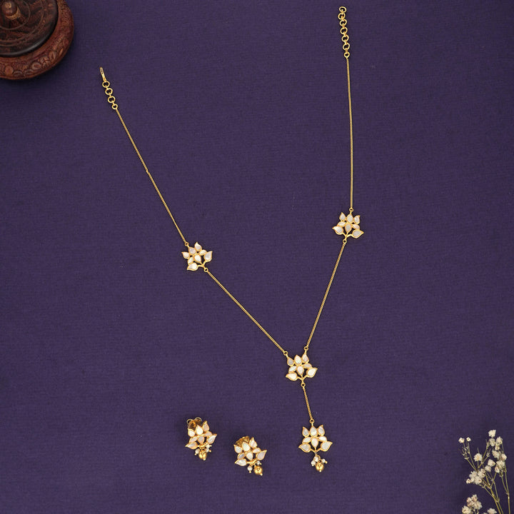Joshika Chain With Earrings
