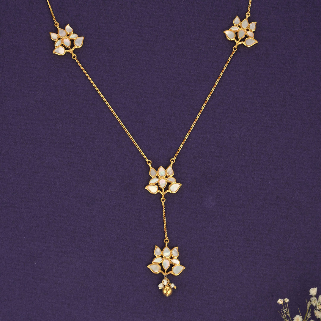 Joshika Chain With Earrings