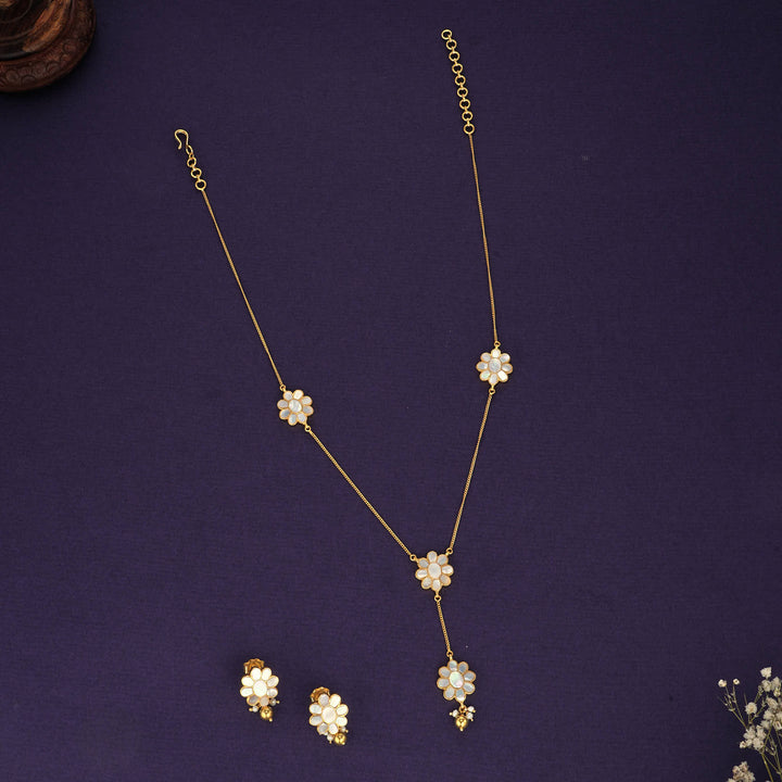 Jhivikha Chain With Earrings