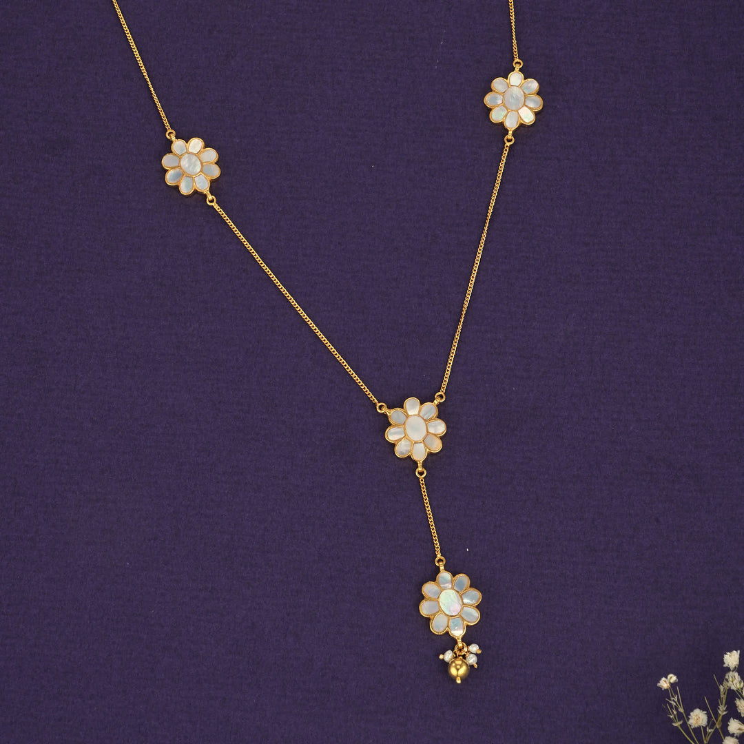 Jhivikha Chain With Earrings