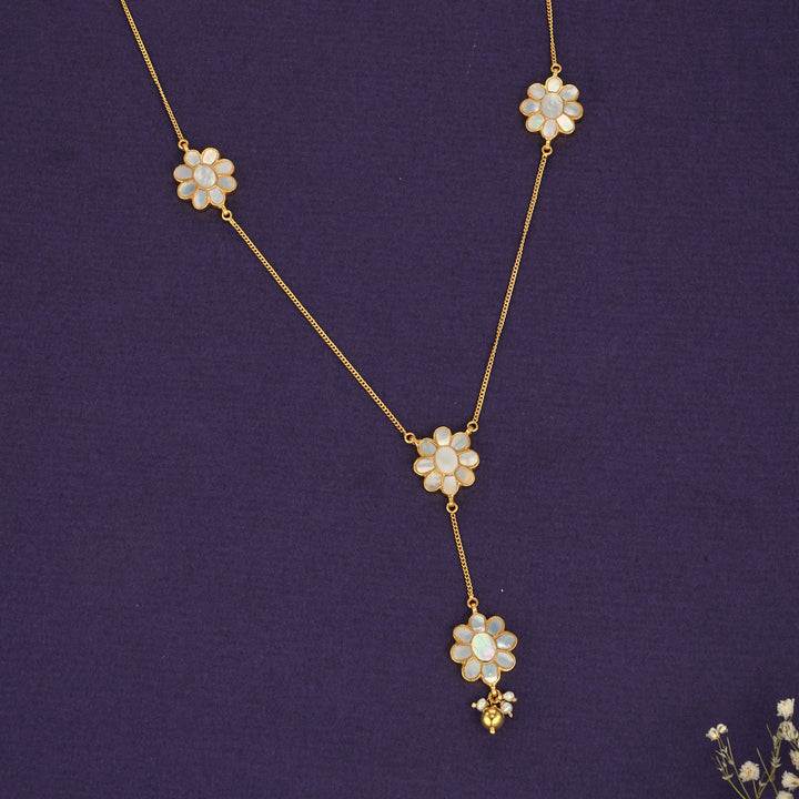 Jhivikha Chain With Earrings