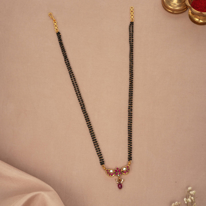 Sharvika Kundan Chain