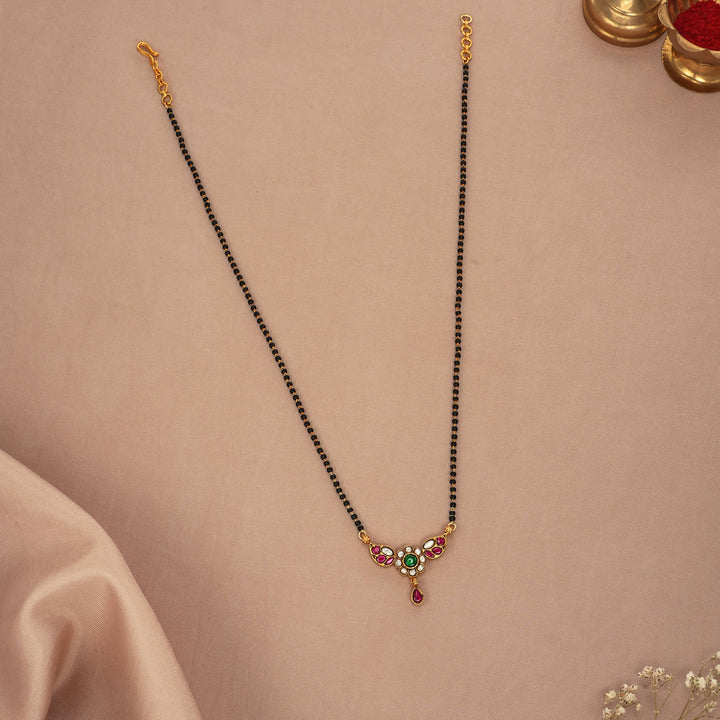 Kavinaya Kundan Chain