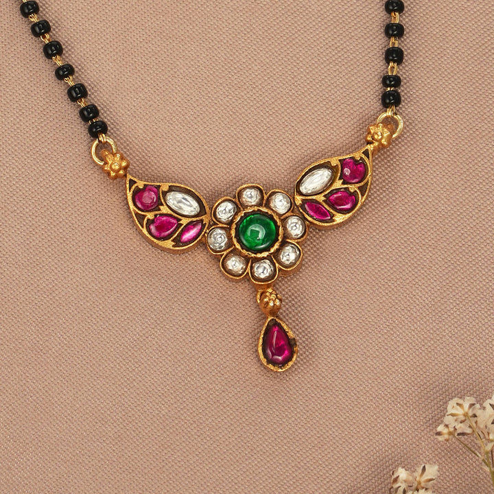Kavinaya Kundan Chain